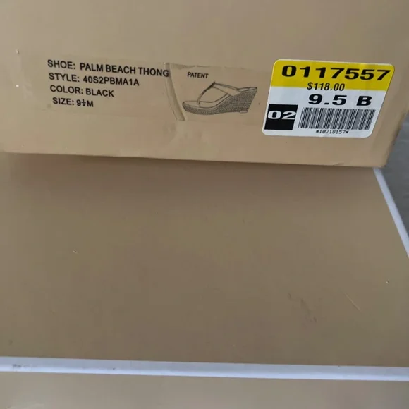 Sandals - Picture 3 of 3